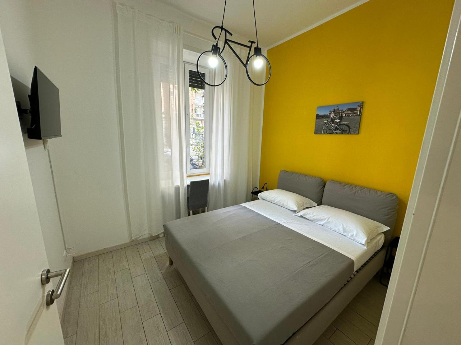 Hotel Bed&Bikerome Angelico Esterno foto