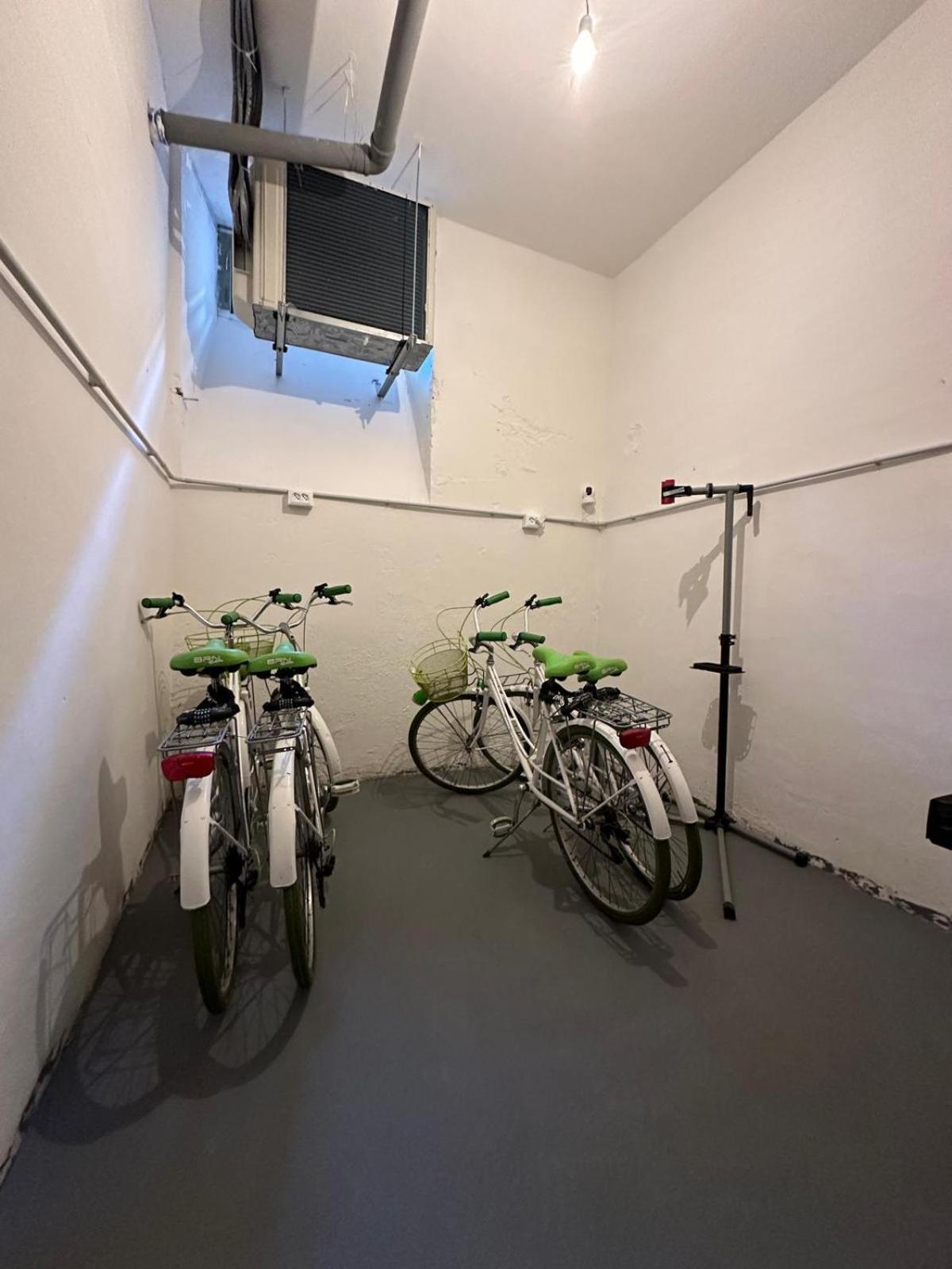 Hotel Bed&Bikerome Angelico Esterno foto