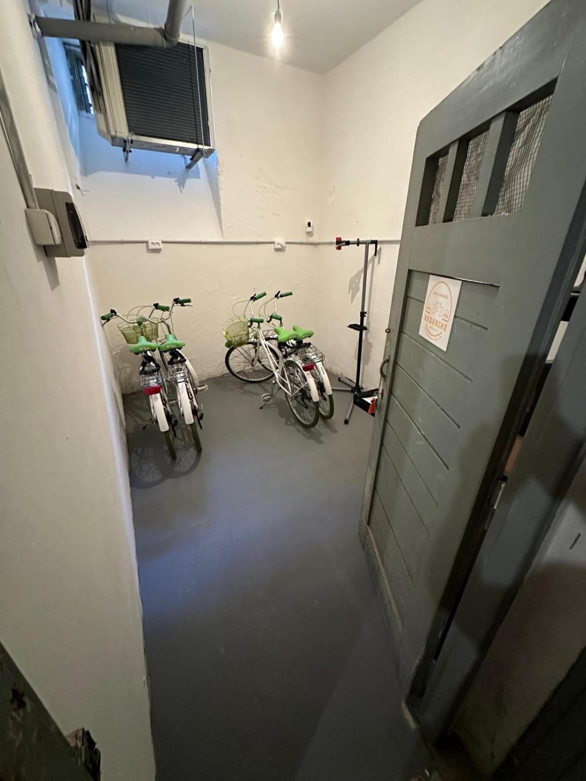 Hotel Bed&Bikerome Angelico Esterno foto