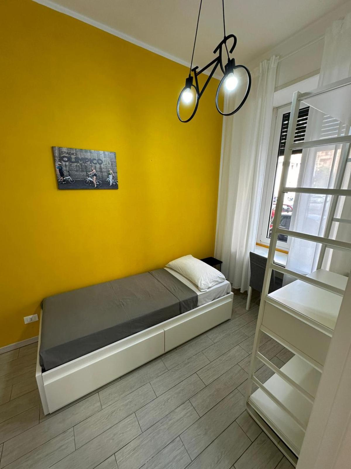Hotel Bed&Bikerome Angelico Esterno foto