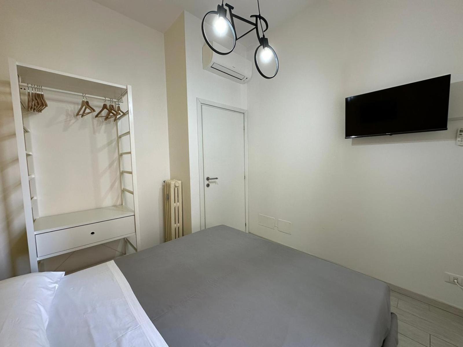 Hotel Bed&Bikerome Angelico Esterno foto